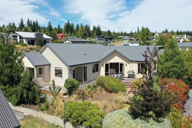 Photo of property in 27 Hamilton Drive, Lake Tekapo, 7999