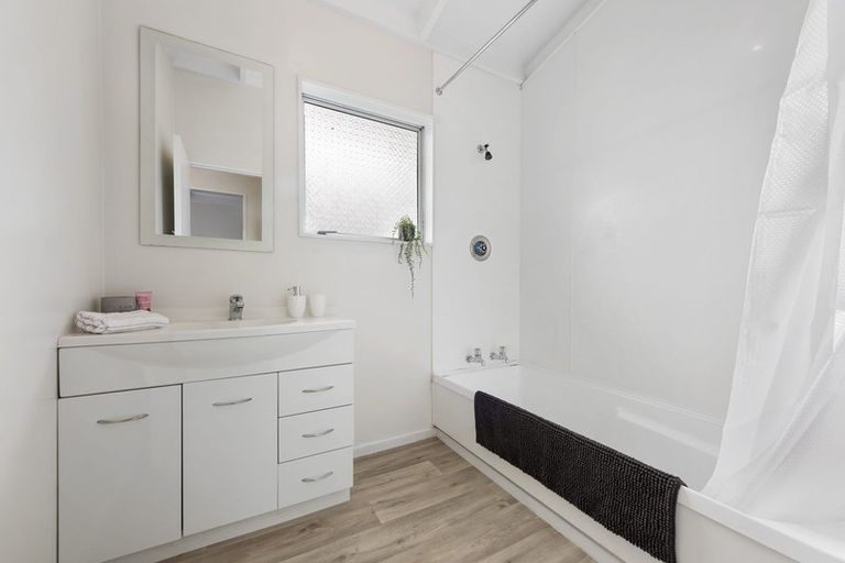 Photo of property in 153b George Street, Stokes Valley, Lower Hutt, 5019