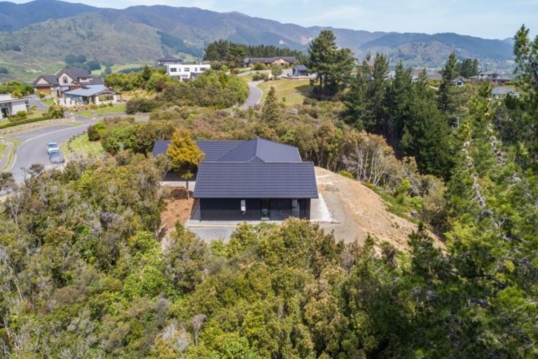 Photo of property in 45 Mount Marua Way, Timberlea, Upper Hutt, 5018
