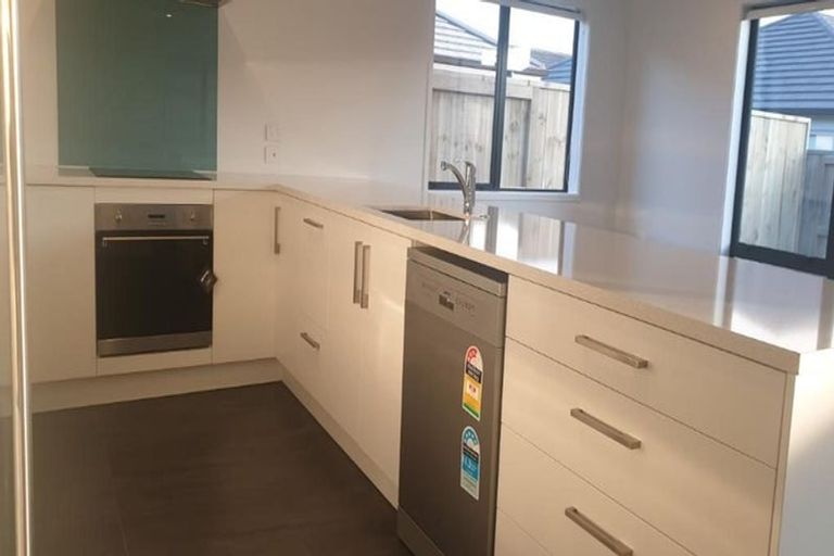 Photo of property in 9 Tiria Drive, Papamoa Beach, Papamoa, 3118