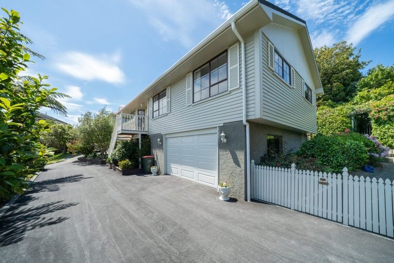 Photo of property in 8 Makatote Grove, Churton Park, Wellington, 6037
