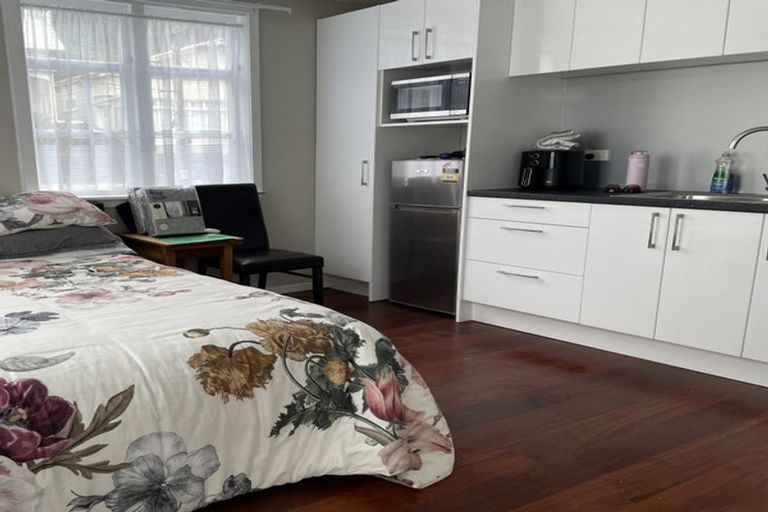 Photo of property in 5/28-28b Austin Street, Mount Victoria, Wellington, 6011