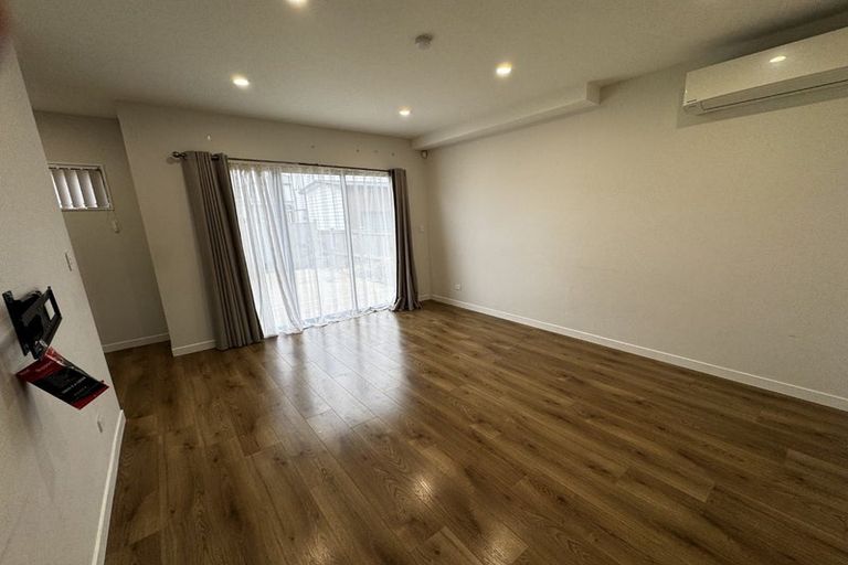 Photo of property in 45 Kaha Road, Papakura, 2110