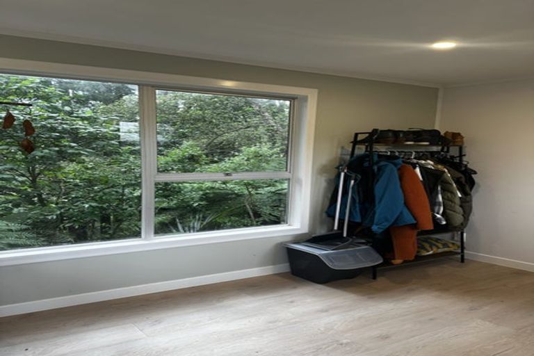 Photo of property in 802 West Coast Road, Oratia, Auckland, 0604