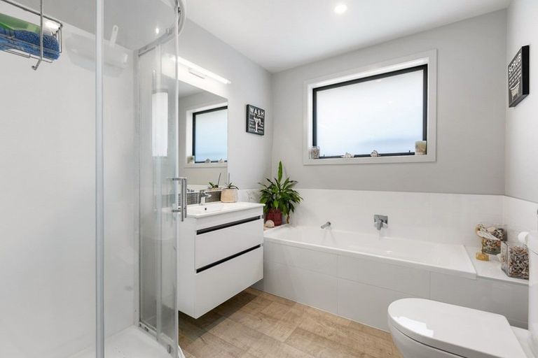 Photo of property in 75 Te Kio Crescent, Papamoa Beach, Papamoa, 3118