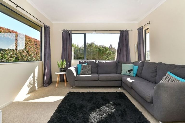 Photo of property in 56 Rivervale Grove, Stanmore Bay, Whangaparaoa, 0932