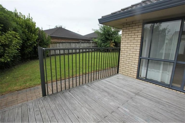 Photo of property in 61 Armoy Drive, East Tamaki, Auckland, 2016