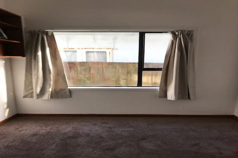 Photo of property in 17 Rua Street, Lyall Bay, Wellington, 6022