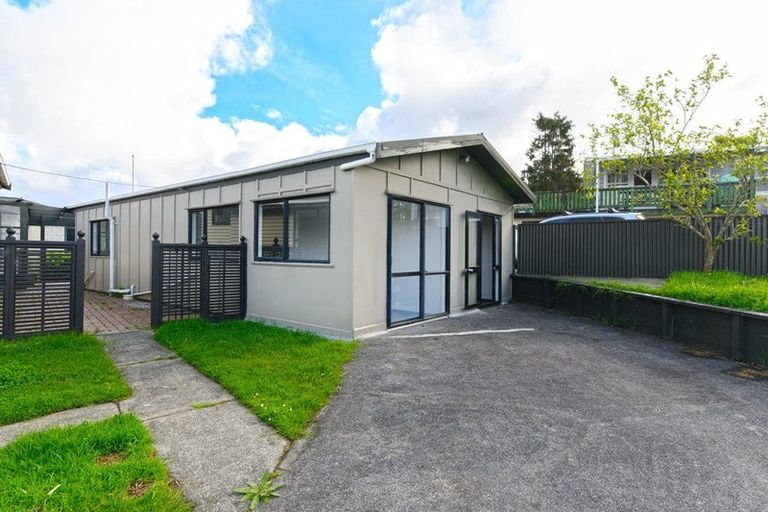Photo of property in 276 Sturges Road, Henderson, Auckland, 0612