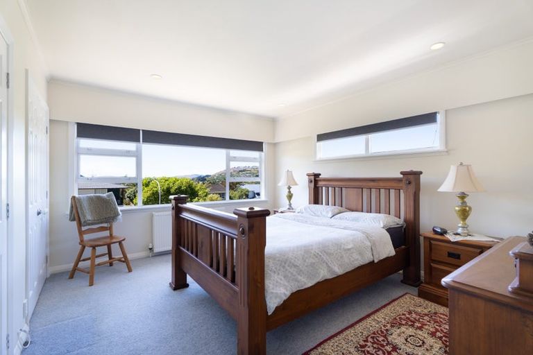 Photo of property in 39 Sunrise Boulevard, Tawa, Wellington, 5028
