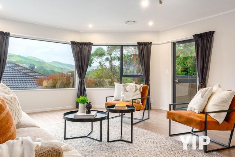 Photo of property in 10 Longmont Terrace, Churton Park, Wellington, 6037
