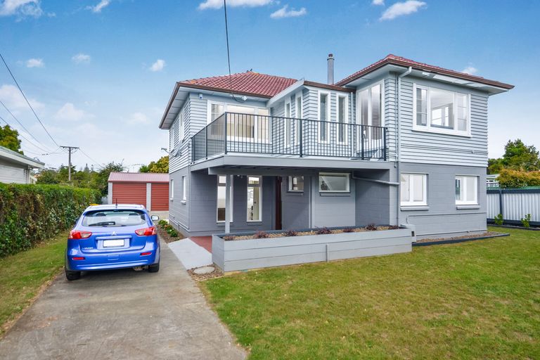 Photo of property in 30 Woodglen Road, Glen Eden, Auckland, 0602