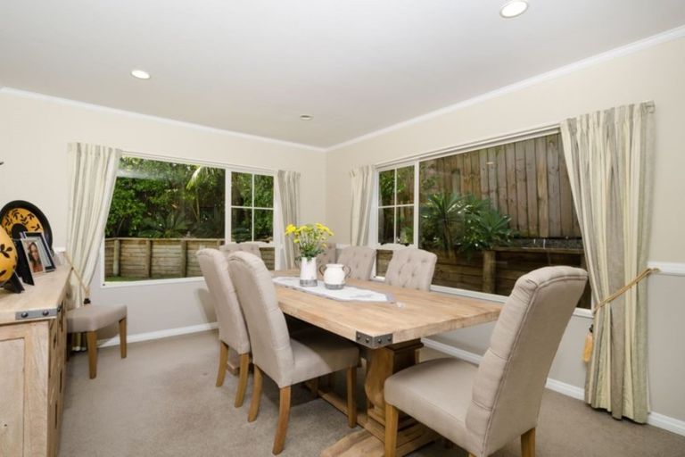 Photo of property in 3 Kahala Place, West Harbour, Auckland, 0618
