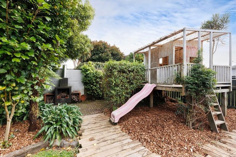 Photo of property in 15 Salisbury Avenue, Terrace End, Palmerston North, 4410