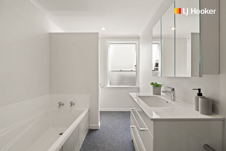 Photo of property in 10 Argyle Street, Mornington, Dunedin, 9011