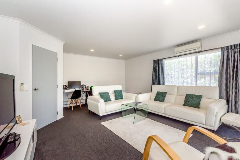 Photo of property in 6 Hemi Street, Waikanae, 5036