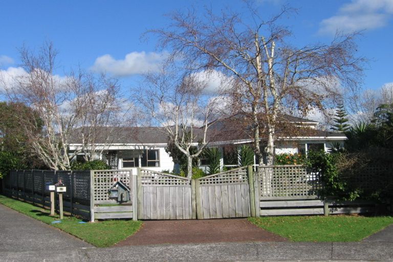 Photo of property in 14 Edgewater Grove, Orewa, 0931