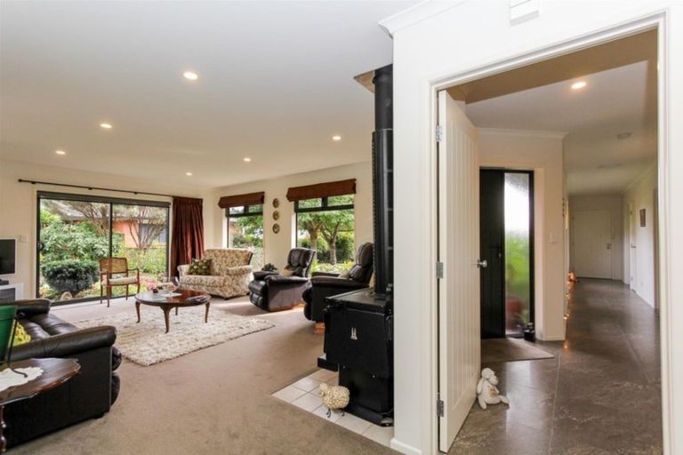Photo of property in 12 Manuka Place, Whalers Gate, New Plymouth, 4310