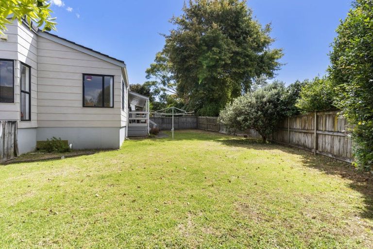 Photo of property in 17 Oakmont Place, Wattle Downs, Auckland, 2103