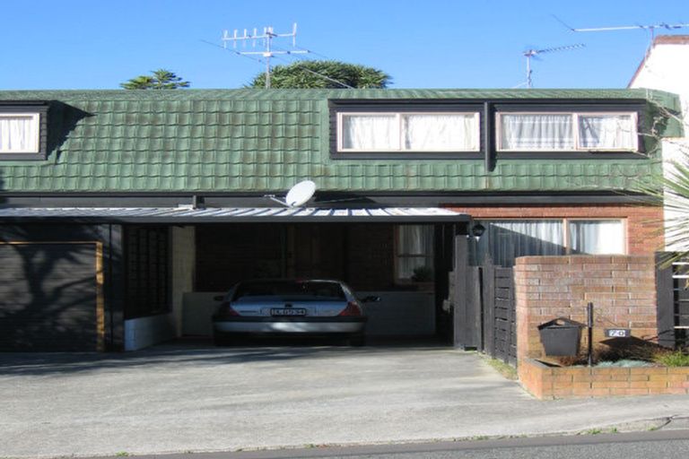 Photo of property in 70 Churton Drive, Churton Park, Wellington, 6037