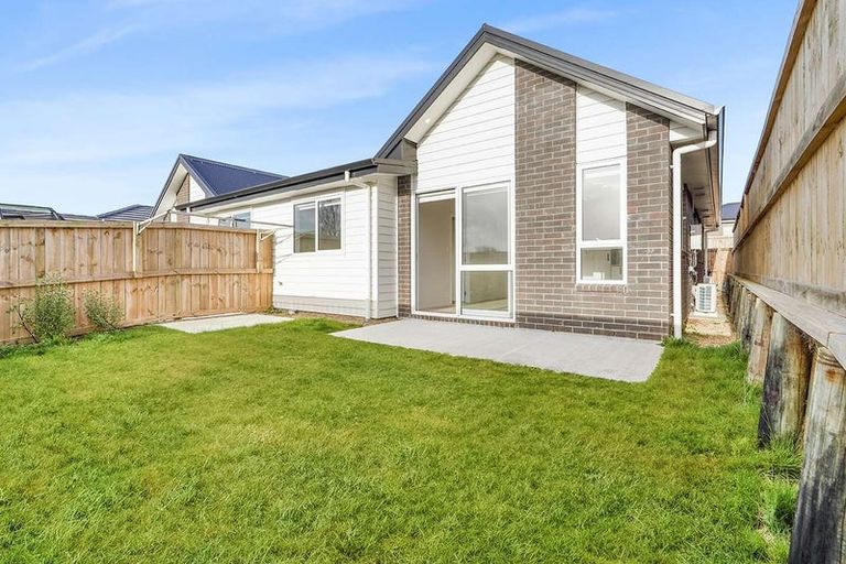 Photo of property in 45 Waruhia Crescent, Rototuna North, 3281