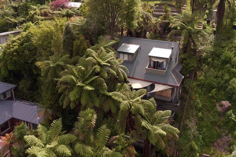 Photo of property in 32 Okareka Loop Road, Lake Okareka, Rotorua, 3076