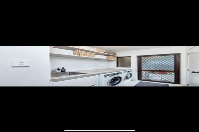 Photo of property in 1 Ray Small Drive, Papakura, 2110