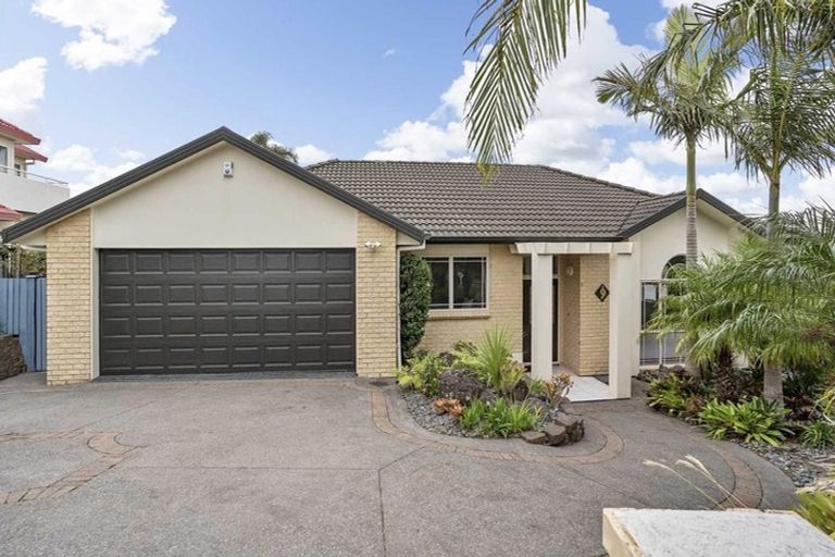 Photo of property in 9 Lorikeet Place, Unsworth Heights, Auckland, 0632