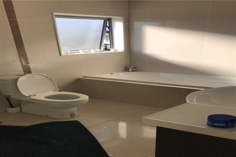 Photo of property in 397a Bucklands Beach Road, Bucklands Beach, Auckland, 2012