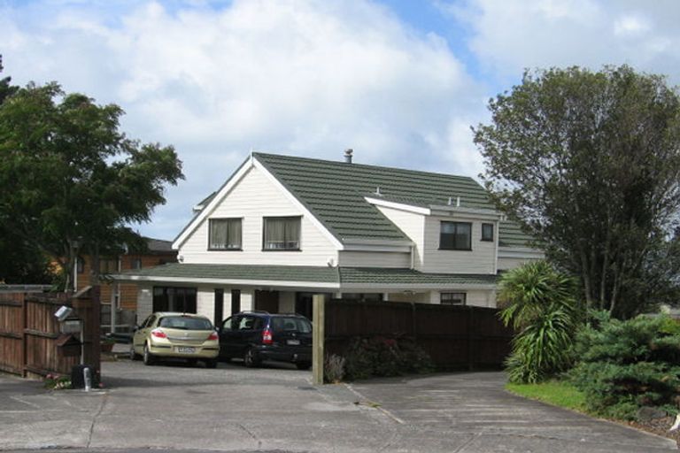 Photo of property in 25 Tatyana Place, Massey, Auckland, 0614