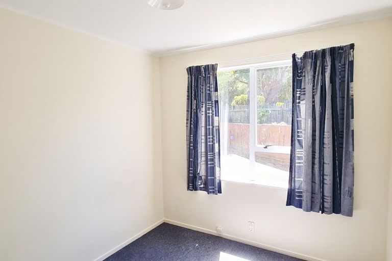 Photo of property in 66 Dominica Crescent, Grenada Village, Wellington, 6037