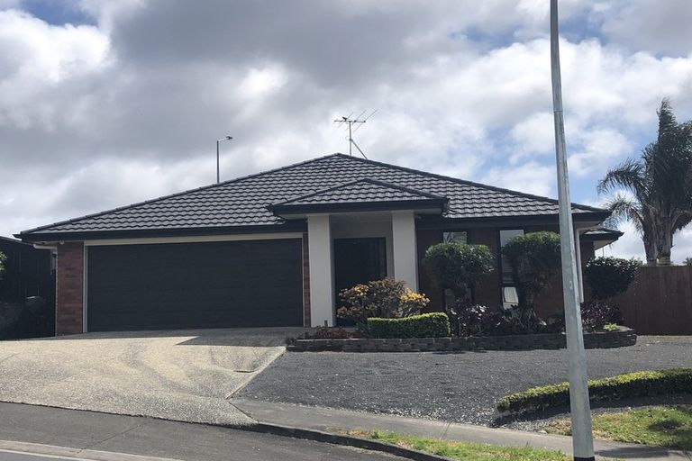 Photo of property in 17 Spoonbill Place, Unsworth Heights, Auckland, 0632