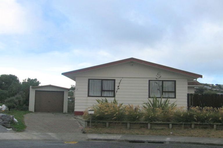 Photo of property in 17 Tortola Crescent, Grenada Village, Wellington, 6037