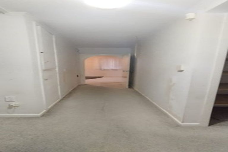 Photo of property in 48 Taikata Road, Te Atatu Peninsula, Auckland, 0610