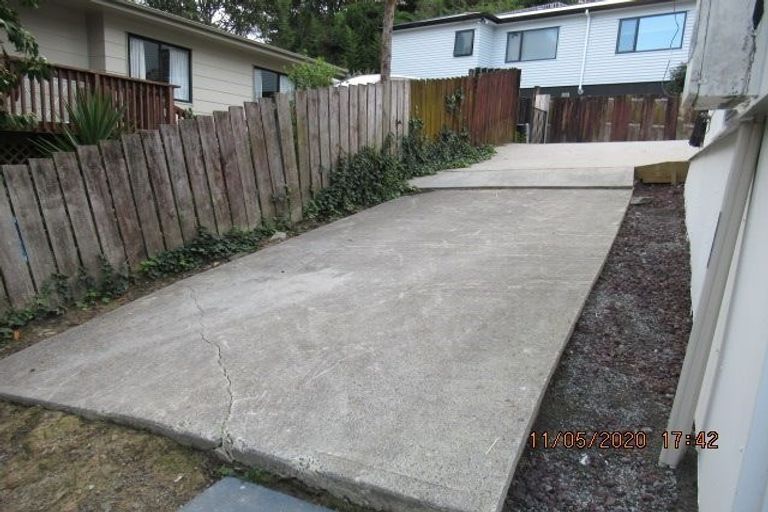 Photo of property in 5 Fernhaven Place, Massey, Auckland, 0614