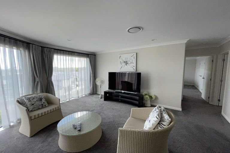 Photo of property in 13 Tawatawa Street, Long Bay, Auckland, 0630