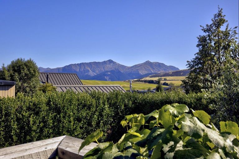 Photo of property in 4 Arran Lane, Jacks Point, Queenstown, 9371