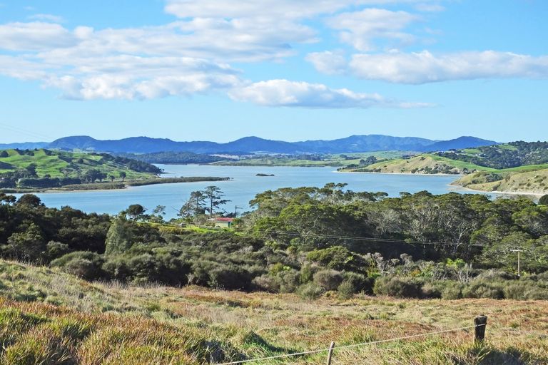 Photo of property in 239 Rangiora Road, Kaiwaka, 0573