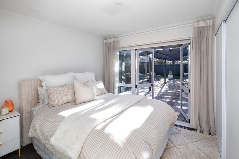 Photo of property in 33 Kirsten Place, Parklands, Christchurch, 8083