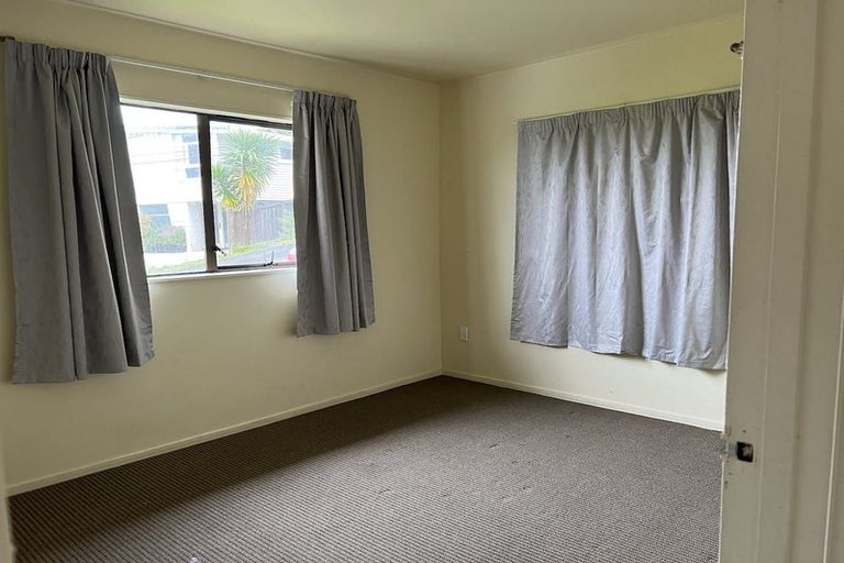 Photo of property in 2/17 Park Road, Glenfield, Auckland, 0629