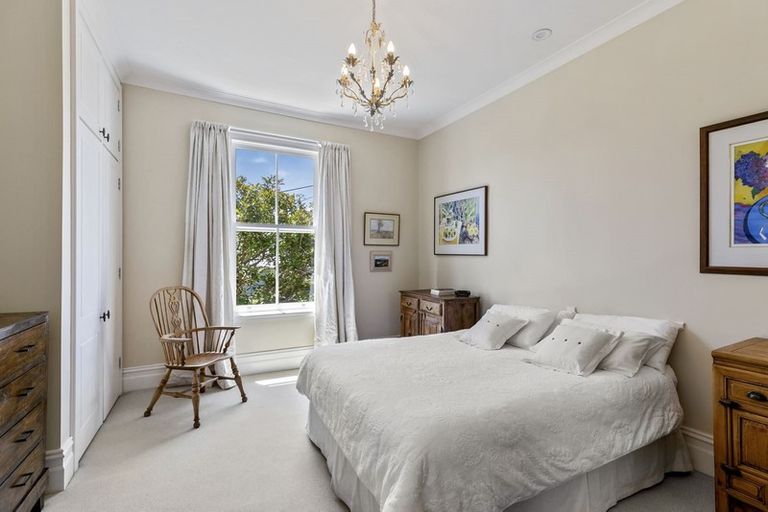 Photo of property in 33 Grove Road, Kelburn, Wellington, 6012