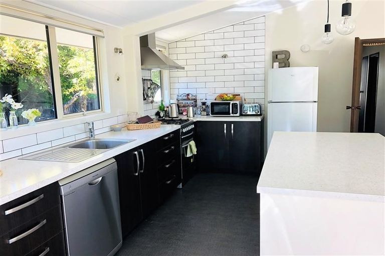 Photo of property in 21 Hunter Crescent, Wanaka, 9305