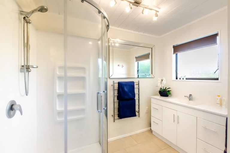 Photo of property in 34 Olive Terrace, Paraparaumu Beach, Paraparaumu, 5032