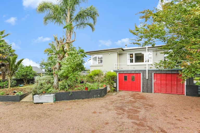 Photo of property in 8 Youngs Road, Papakura, 2110