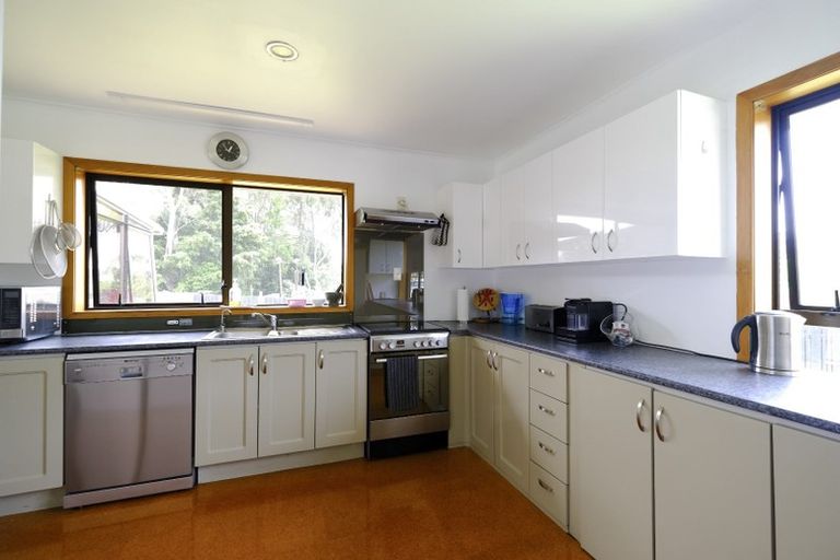 Photo of property in 98 Grande Vue Road, Hillpark, Auckland, 2102