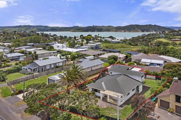 Photo of property in 3 Lorenzen Bay Road, Raglan, 3225