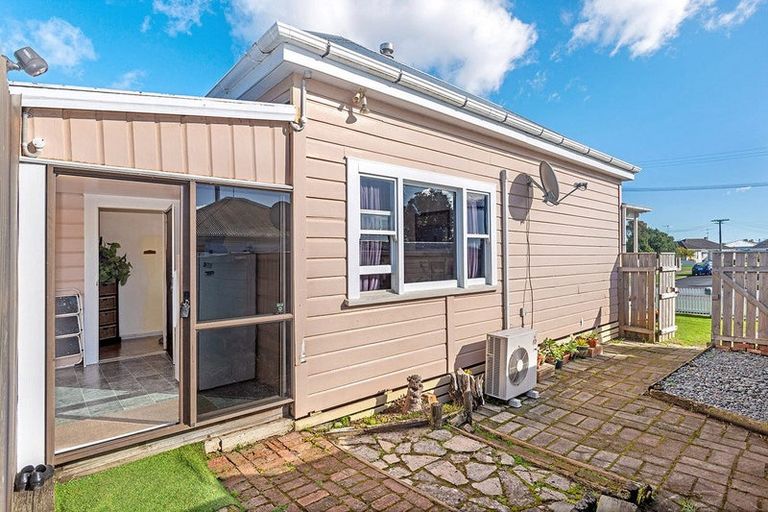 Photo of property in 16 Queens Road, Elgin, Gisborne, 4010