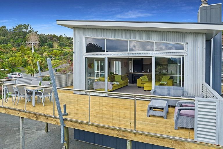 Photo of property in 10 Laika Avenue, Ti Point, Warkworth, 0985