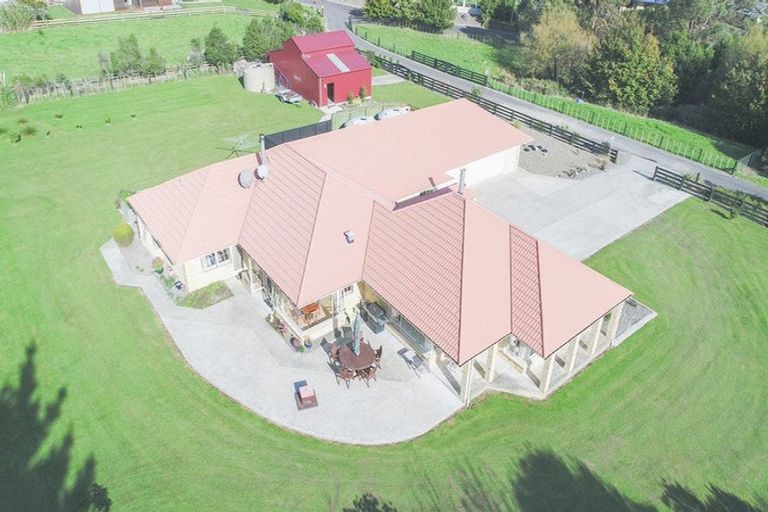 Photo of property in 50 Waicola Drive, Fitzherbert, Palmerston North, 4471