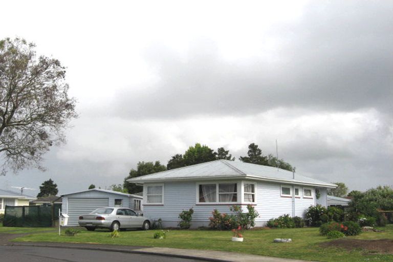 Photo of property in 9 Joanne Place, Rosehill, Papakura, 2113